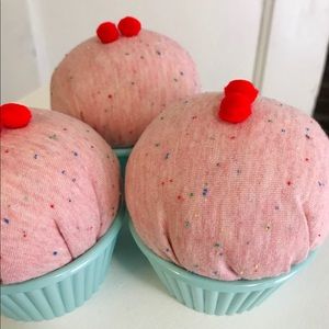 Dessert pin cushions